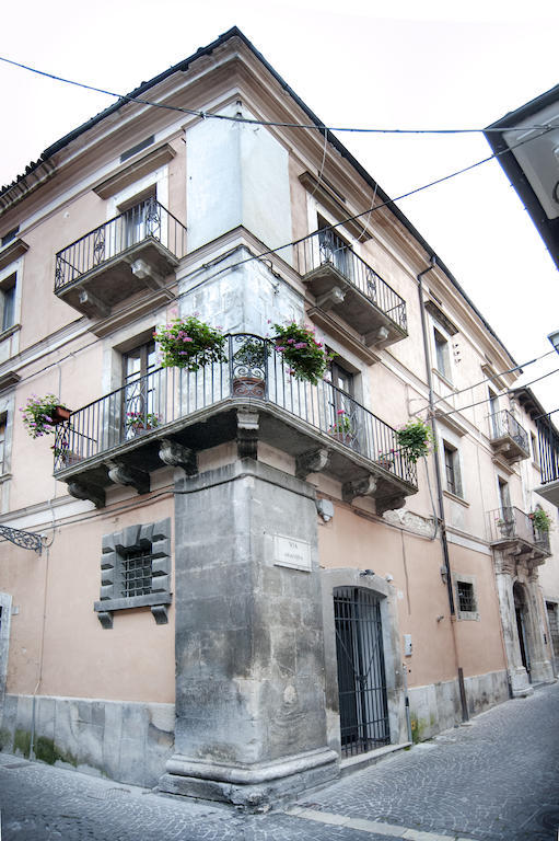 Palazzo Salini - Appartamento Familiare Sulmona Zewnętrze zdjęcie